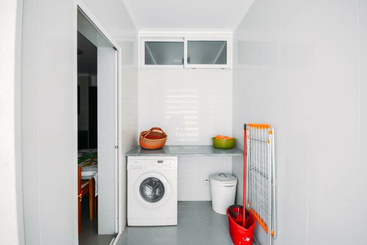 Fantastic Seaside Family Apartment With Pool Parede Dış mekan fotoğraf