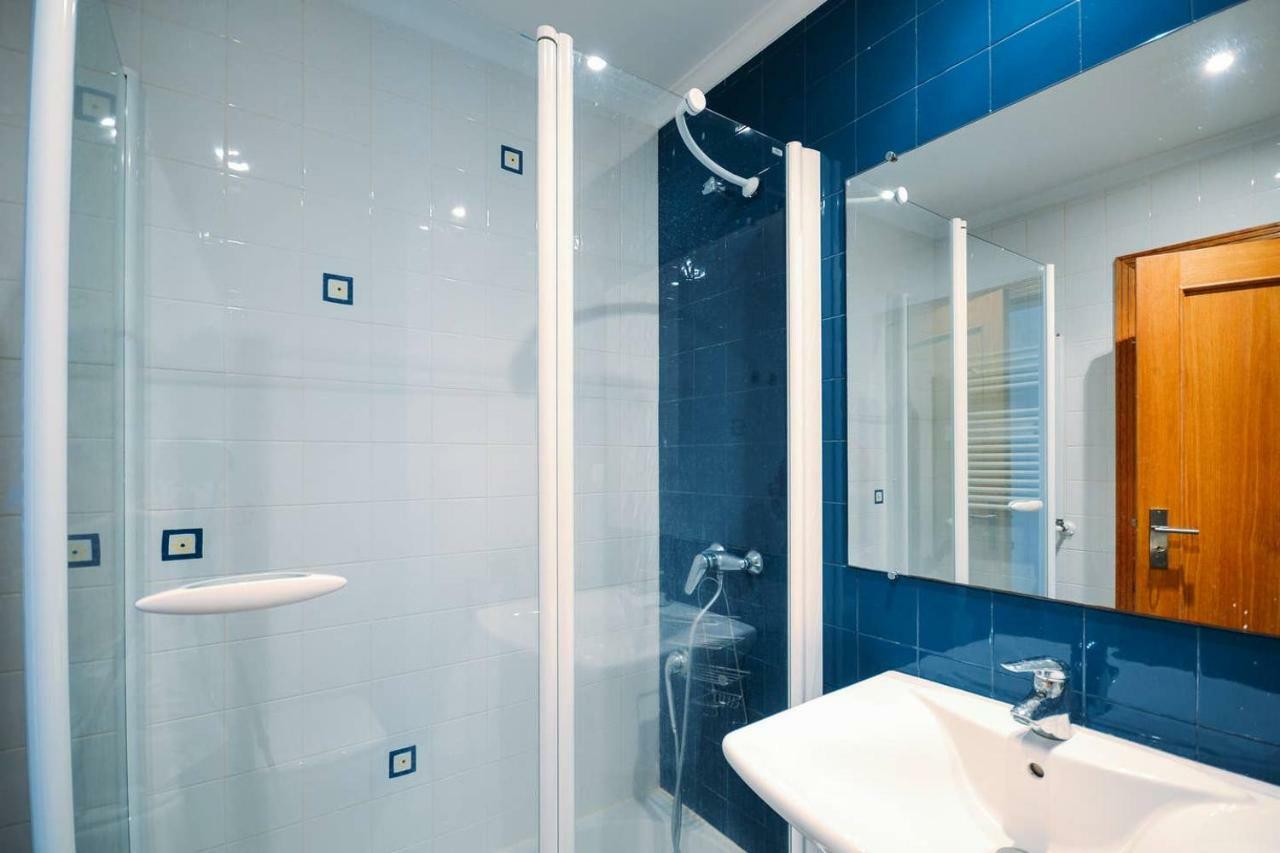 Fantastic Seaside Family Apartment With Pool Parede Dış mekan fotoğraf