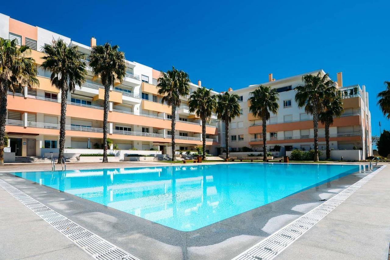 Fantastic Seaside Family Apartment With Pool Parede Dış mekan fotoğraf
